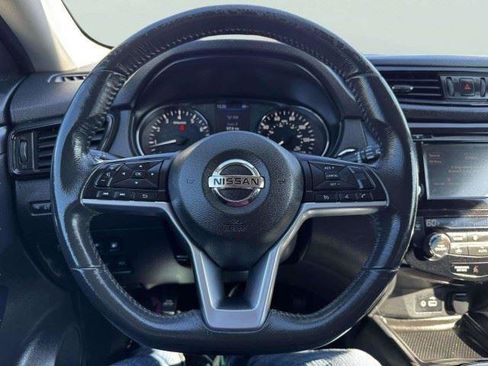 Used 2018 Nissan Rogue SV FWD image 28