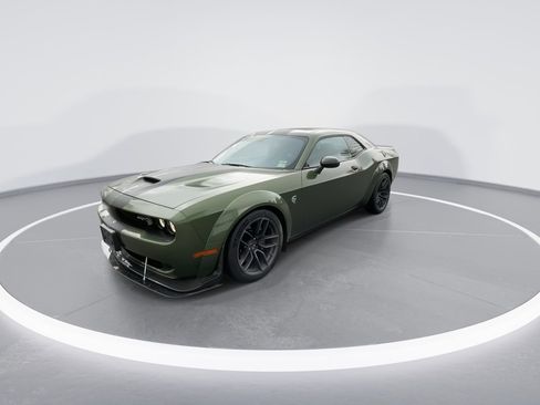 Used 2018 Dodge Challenger SRT Hellcat RWD image 7