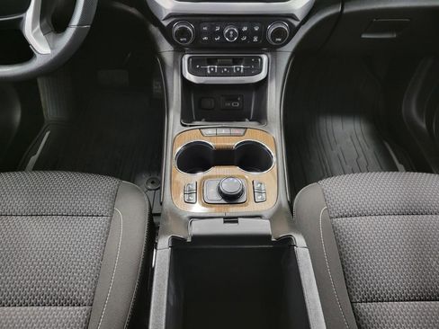 Certified 2023 GMC Acadia SLE w/ Driver Convenience Package image 18