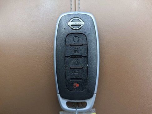 Used 2024 Nissan Pathfinder Platinum FWD image 33