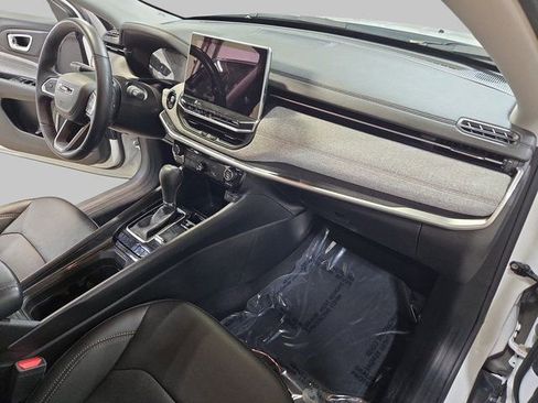 Used 2022 Jeep Compass Latitude image 12