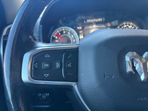 Used 2019 RAM 1500 Laramie AWD/4WD image 16