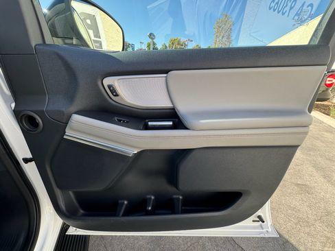Used 2025 Ford Expedition Active AWD/4WD image 33