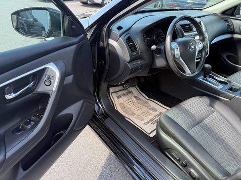 Used 2017 Nissan Altima 2.5 SV w/ Convenience Package FWD image 16