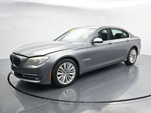 Used 2015 BMW 740i RWD image 4