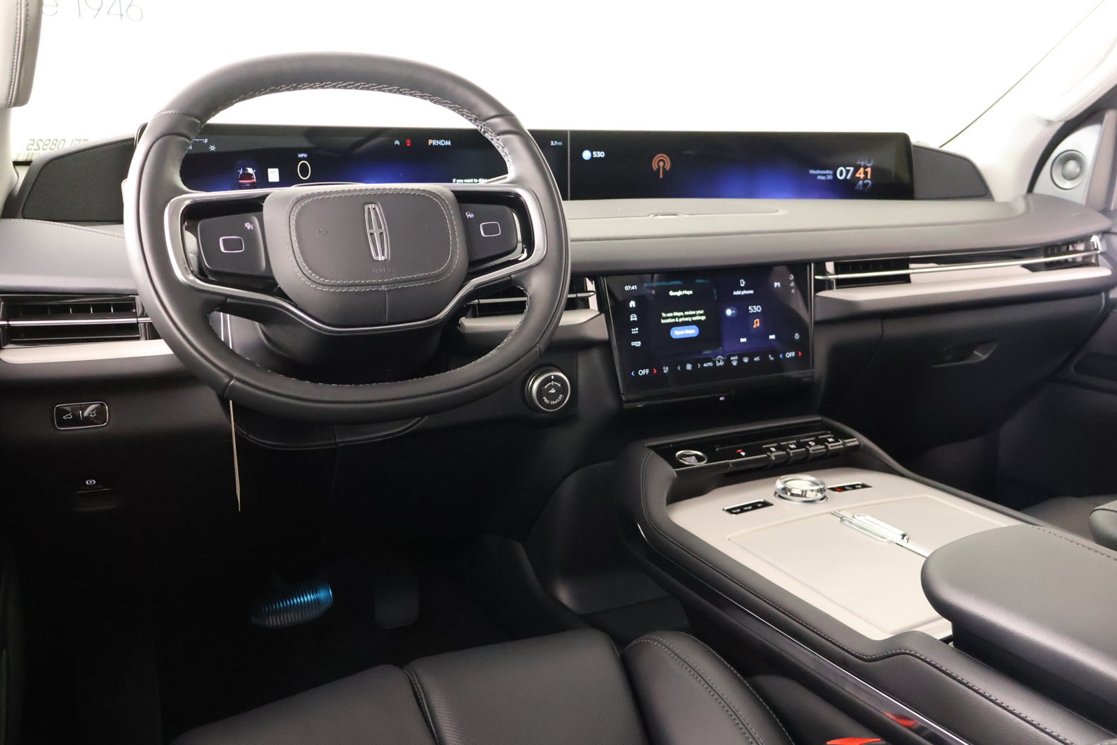 New 2026 Lincoln Navigator Premiere AWD/4WD image 2