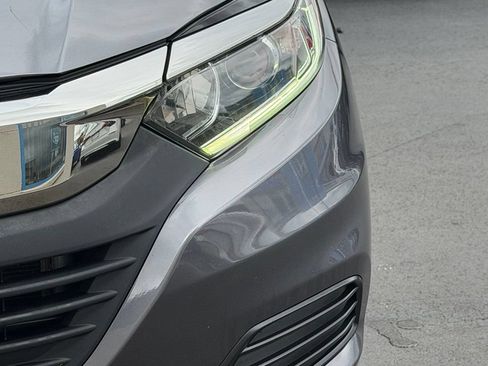 Used 2019 Honda HR-V LX image 2
