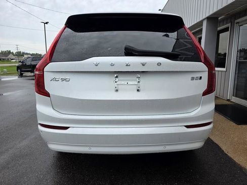 Used 2023 Volvo XC90 B5 Core AWD/4WD image 6