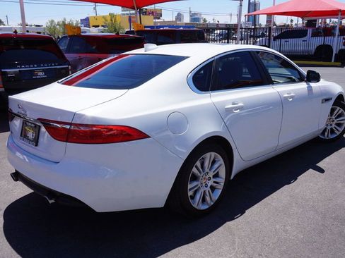 Used 2017 Jaguar XF RWD image 6