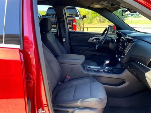 Used 2023 Chevrolet Traverse LT FWD image 9