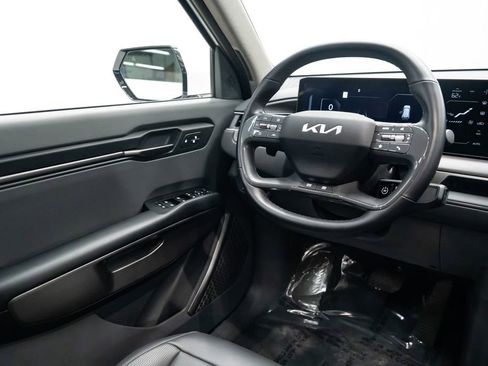 Used 2024 Kia EV9 Wind image 11
