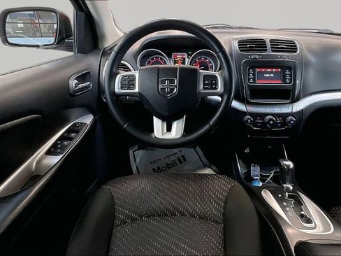 Used 2019 Dodge Journey SE w/ Connectivity Group FWD image 10