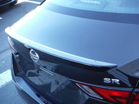 Used 2022 Nissan Sentra SR w/ SR Premium Package FWD image 7