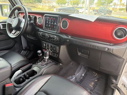 Used 2021 Jeep Wrangler Unlimited Rubicon image 31