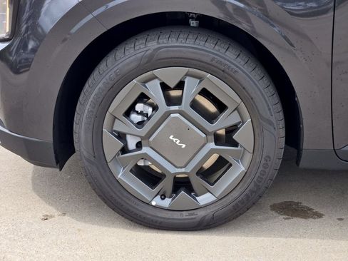 New 2026 Kia Carnival EX FWD image 8