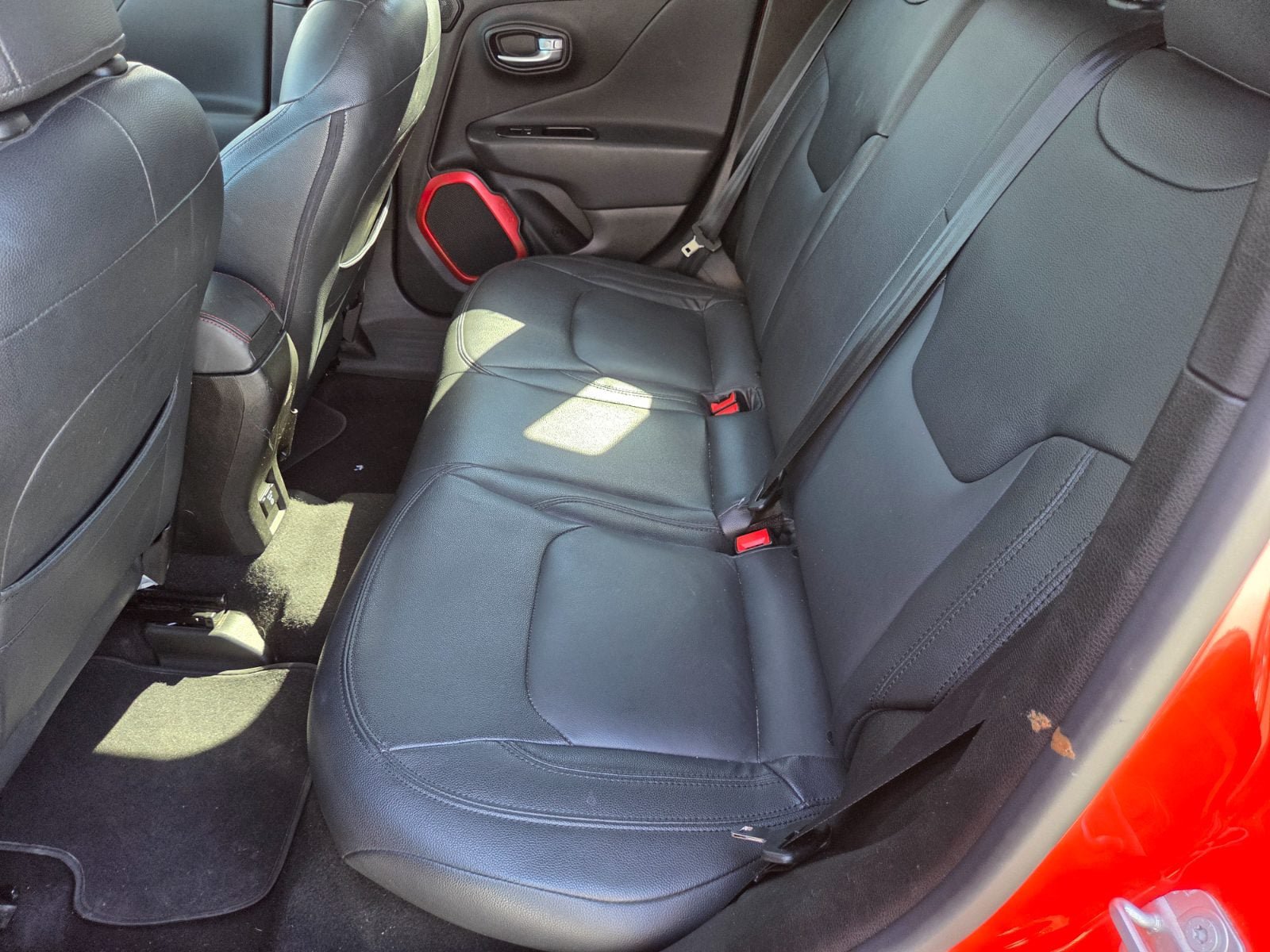 Used 2015 Jeep Renegade Trailhawk AWD/4WD image 10