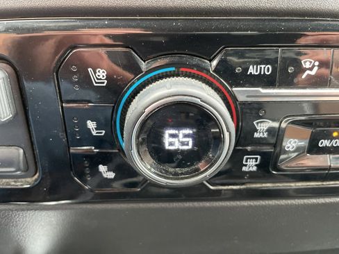 Used 2023 Chevrolet Silverado 1500 High Country w/ Technology Package image 11