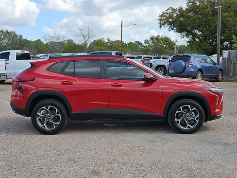 New 2026 Chevrolet Trax LT w/ Driver Confidence Package FWD image 37
