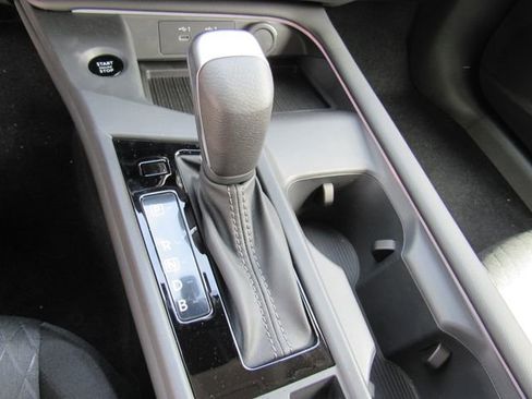 New 2026 Nissan Sentra SV w/ SV Convenience Package FWD image 19