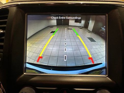 Used 2018 Jeep Grand Cherokee Altitude image 5