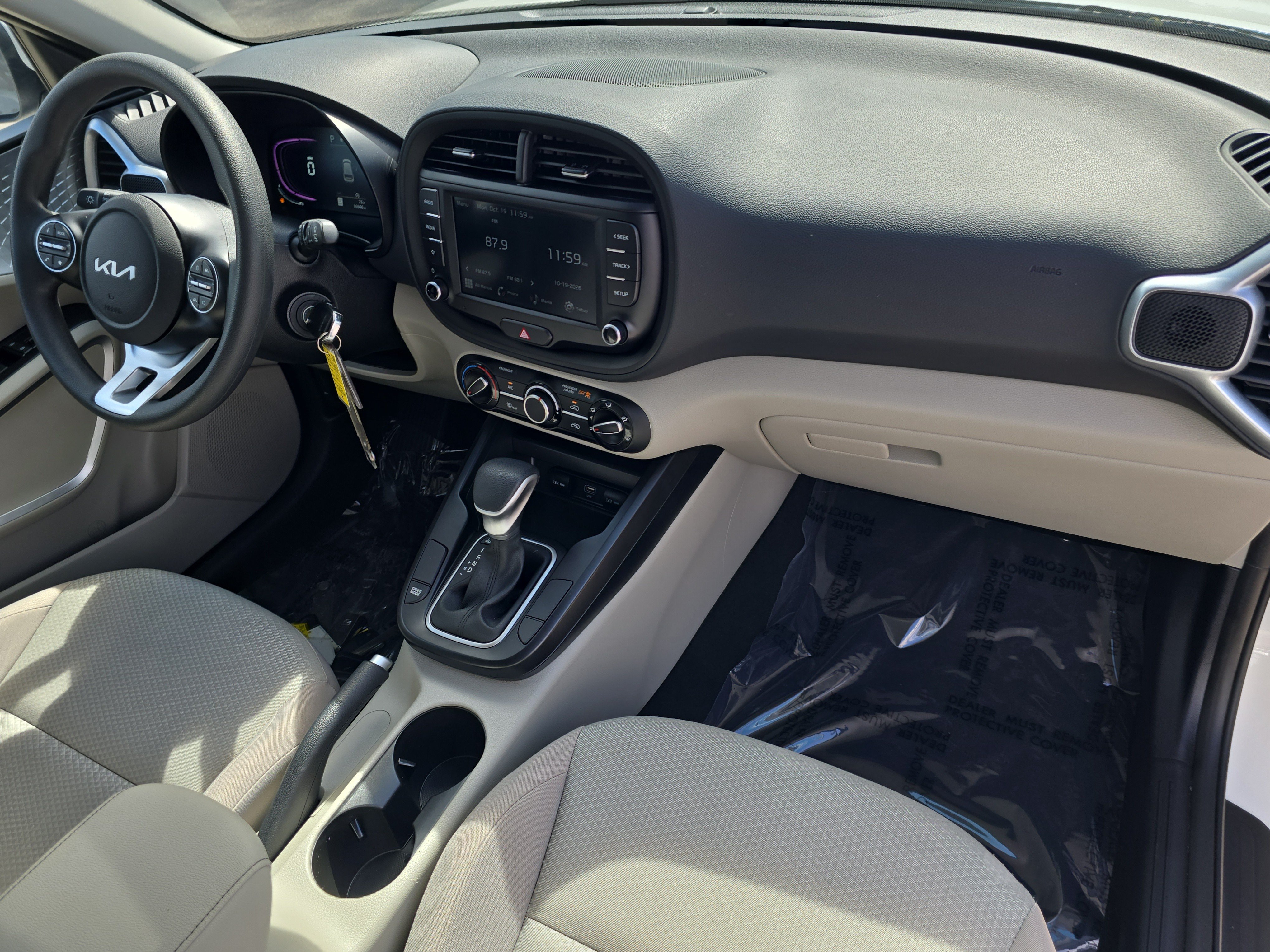 Certified 2025 Kia Soul LX w/ LX Technology Package FWD image 11