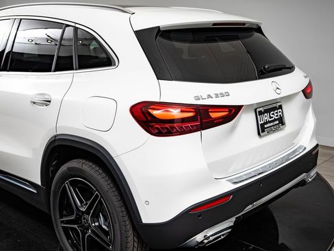 New 2026 Mercedes-Benz GLA 250 4MATIC image 19