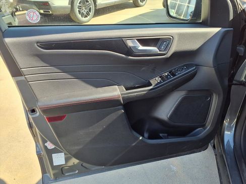 Used 2025 Ford Escape ST-Line image 18