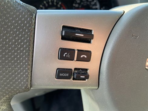 Used 2015 Nissan Frontier SV image 16