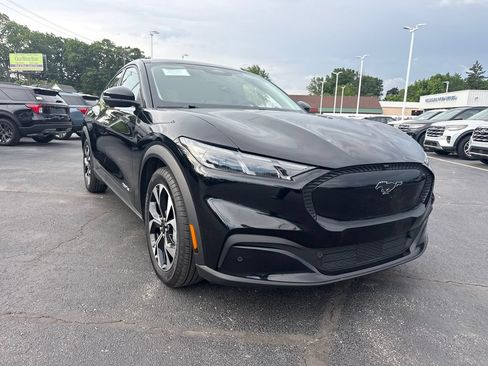 Used 2025 Ford Mustang Mach-E Select AWD/4WD image 4