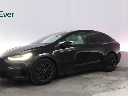 Used 2023 Tesla Model X image 18
