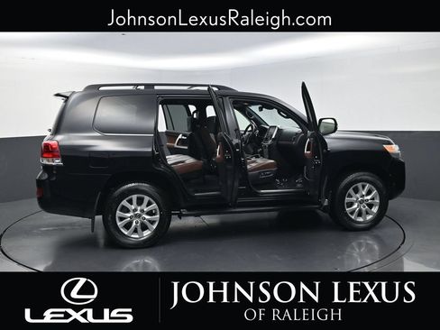 Used 2016 Toyota Land Cruiser AWD/4WD image 33