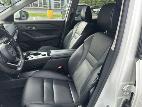 Used 2023 Nissan Rogue SV w/ SV Premium B Package AWD/4WD image 15