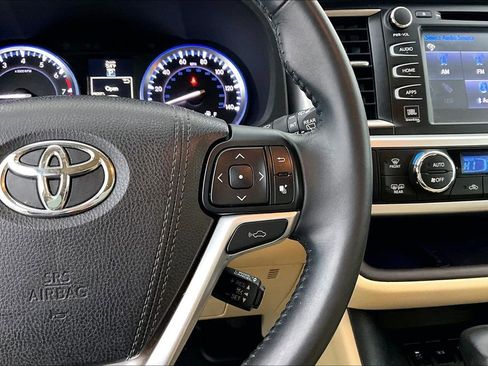 Used 2016 Toyota Highlander Limited image 28