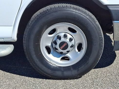 Used 2025 GMC Savana 2500 w/ Driver Convenience Package RWD image 32