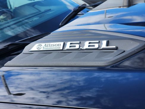 Used 2024 Chevrolet Silverado 2500 LT image 8