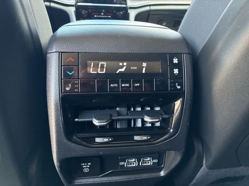 Used 2023 Jeep Grand Cherokee L Limited w/ Trailer Tow Group (B) AWD/4WD image 19