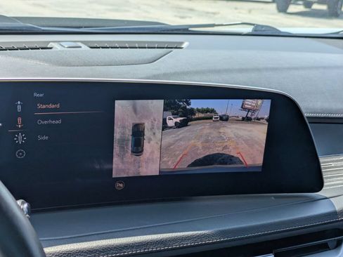 Used 2025 Cadillac XT4 Premium Luxury FWD image 24