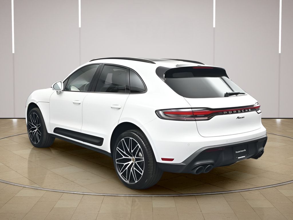 Certified 2026 Porsche Macan AWD/4WD image 3
