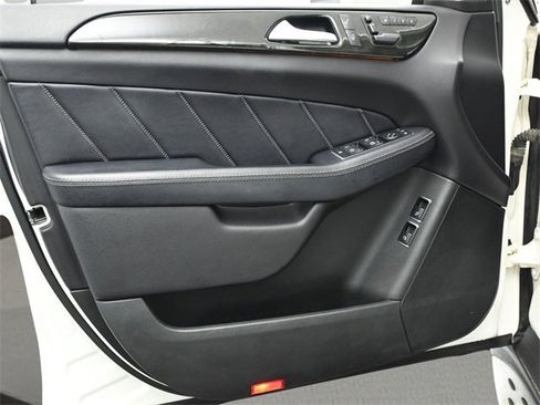 Used 2016 Mercedes-Benz GL 450 4MATIC w/ Premium I Package image 9