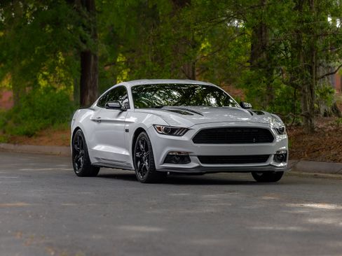 Used 2017 Ford Mustang GT Premium w/ Equipment Group 401A image 43