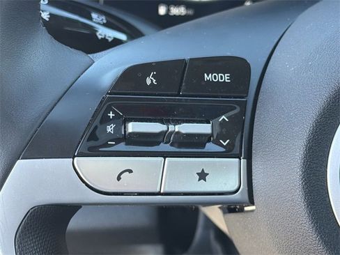 Certified 2025 Hyundai Elantra SEL image 24