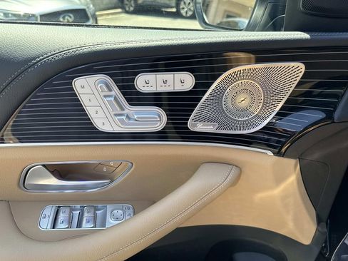 Used 2024 Mercedes-Benz GLS 580 4MATIC image 16