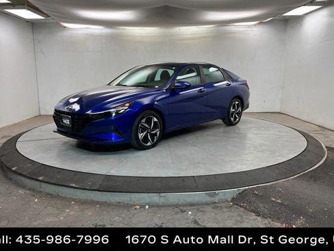 Used 2023 Hyundai Elantra SEL w/ Convenience Package image 1