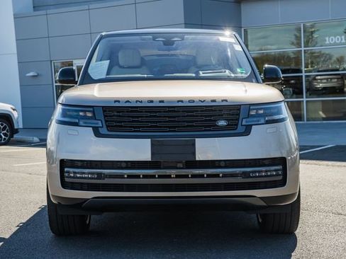 Used 2023 Land Rover Range Rover SE image 2