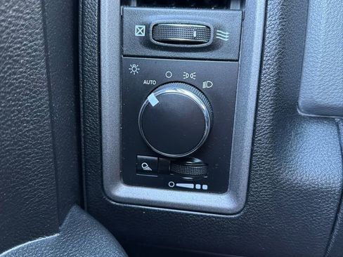 Used 2017 RAM 1500 ST w/ SXT Appearance Group image 21