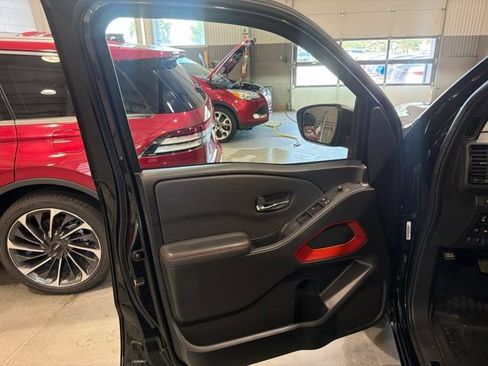 Certified 2023 Nissan Frontier PRO-4X w/ Technology Package AWD/4WD image 17
