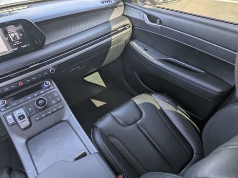 Used 2024 Hyundai Palisade Limited image 18