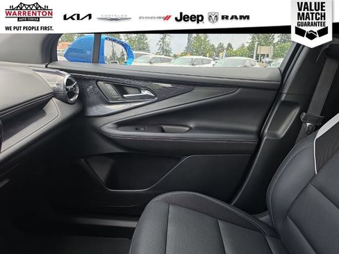 Used 2024 Chevrolet Blazer EV LT AWD/4WD image 18