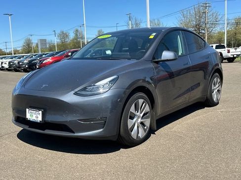 Used 2023 Tesla Model Y Long Range AWD/4WD image 5