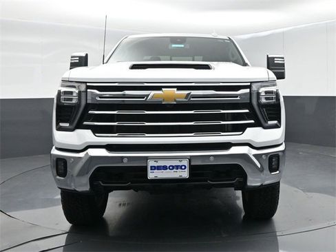 Used 2024 Chevrolet Silverado 2500 LTZ w/ LTZ Plus Package image 3